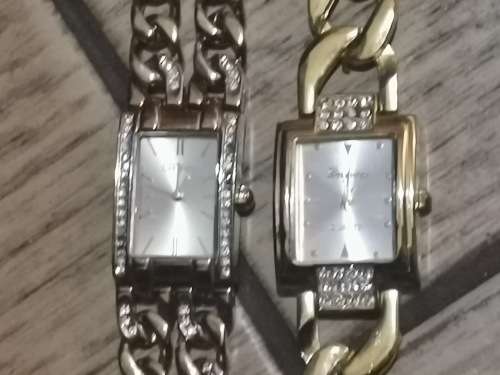LADIES GOLD PLATED WATCH SET IN EXCELLENT WORKING CONDITION