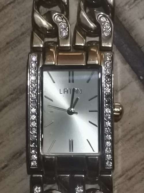 LADIES GOLD PLATED WATCH SET IN EXCELLENT WORKING CONDITION