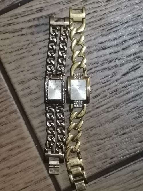 LADIES GOLD PLATED WATCH SET IN EXCELLENT WORKING CONDITION
