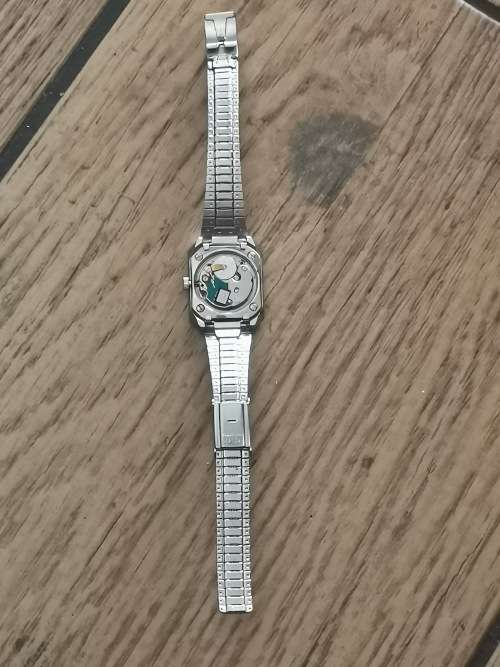 LADIES VINTAGE RADO WATCH - NO BACK PLATE/UNTESTED/SELLING FOR SPARES OR REPAIR
