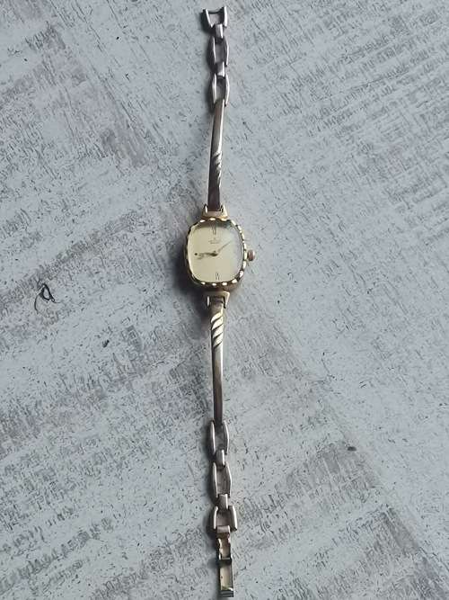 VINTAGE LADIES DELFIN EDOX GOLD PLATED QUARTZ WATCH IN EXCELLENT WORKING CONDITION