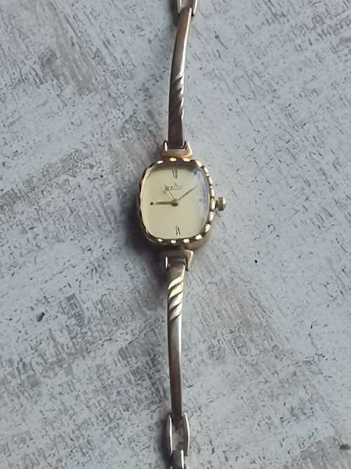VINTAGE LADIES DELFIN EDOX GOLD PLATED QUARTZ WATCH IN EXCELLENT WORKING CONDITION
