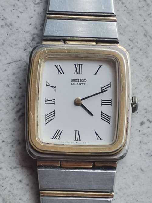 SEIKO LADIES 2 TONE WATCH IN EXCELLENT WORKING CONDITION VALUED @ R3000