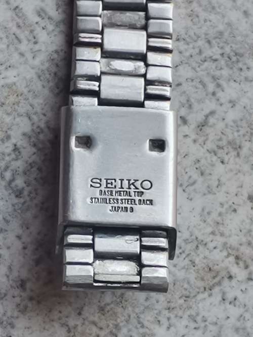 SEIKO LADIES 2 TONE WATCH IN EXCELLENT WORKING CONDITION VALUED @ R3000