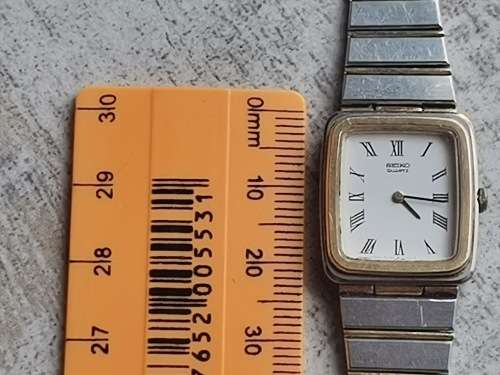 SEIKO LADIES 2 TONE WATCH IN EXCELLENT WORKING CONDITION VALUED @ R3000