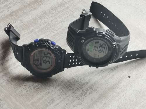 2 x MENS DIGITAL WATCHES IN EXCELLENT WORKING CONDITION
