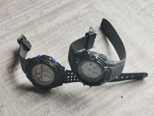 2 x MENS DIGITAL WATCHES IN EXCELLENT WORKING CONDITION