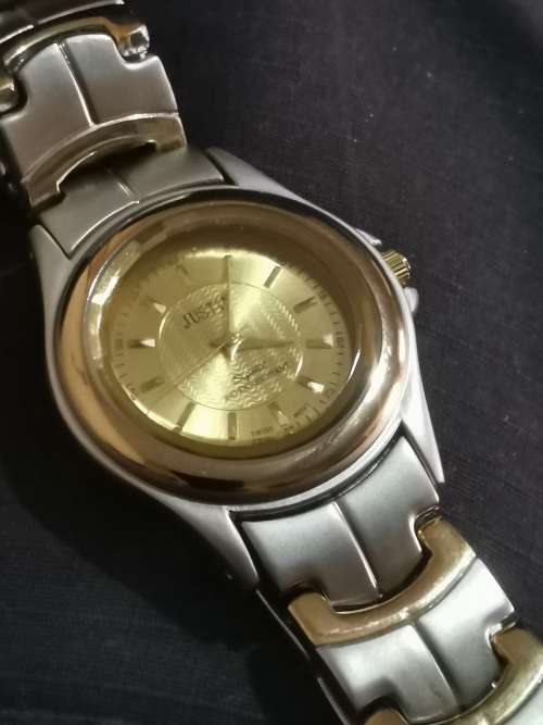 MENS JUSTIN WATCH IN EXCELLENT WORKING CONDITION