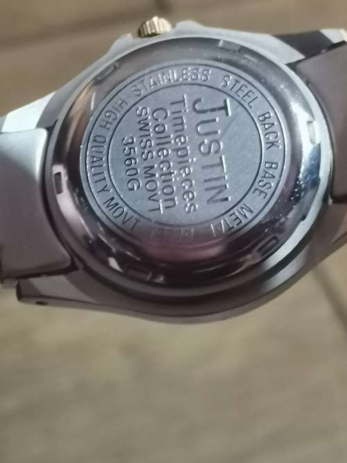MENS JUSTIN WATCH IN EXCELLENT WORKING CONDITION