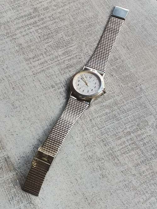 POCHU MENS QUARTZ WATCH IN EXCELLENT WORKING CONDITION