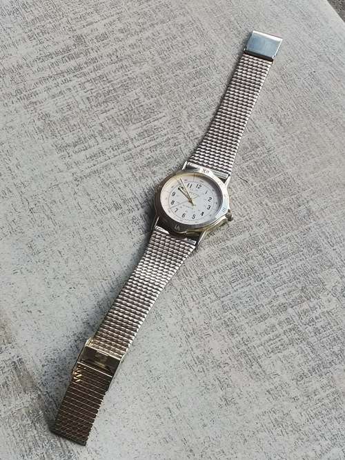 POCHU MENS QUARTZ WATCH IN EXCELLENT WORKING CONDITION