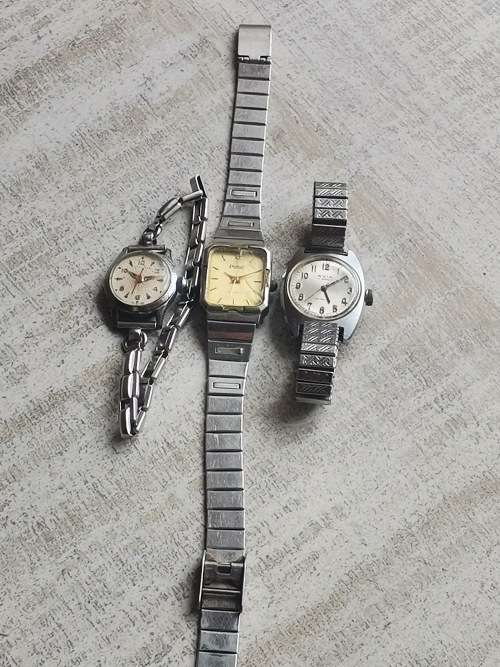 3 x LADIES VINTAGE WATCHES ALL WORKS