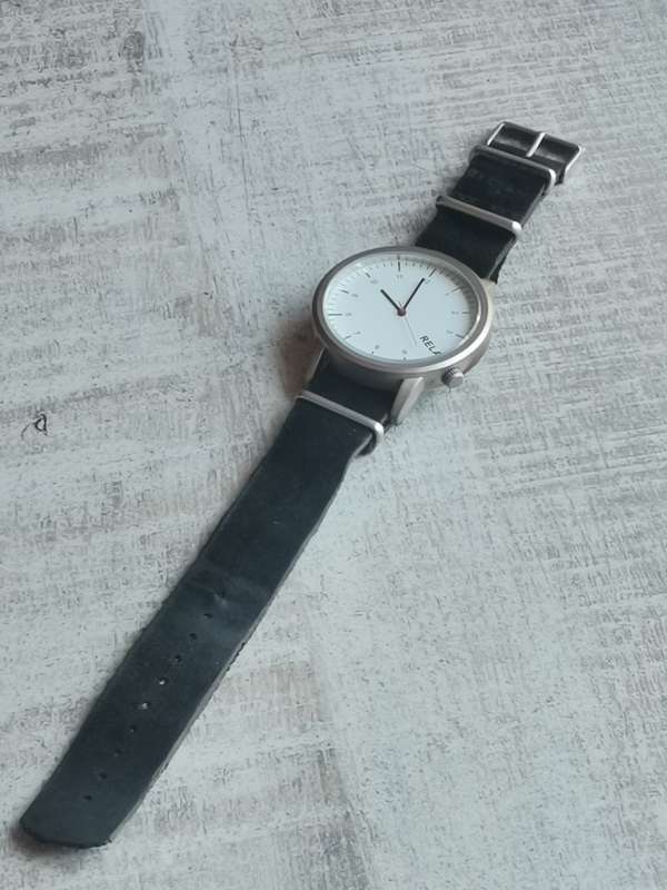 RELAY MENS WATCH IN EXCELLENT WORKING CONDITION