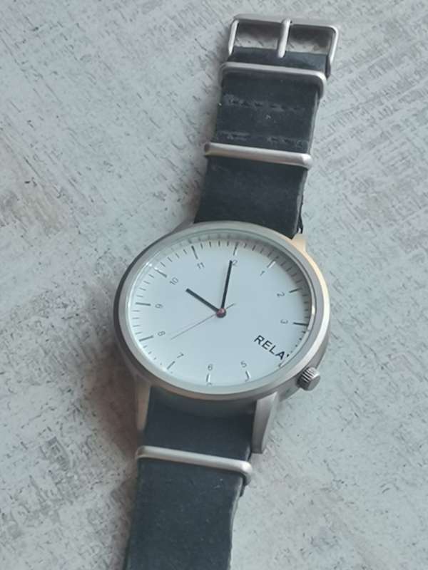 RELAY MENS WATCH IN EXCELLENT WORKING CONDITION