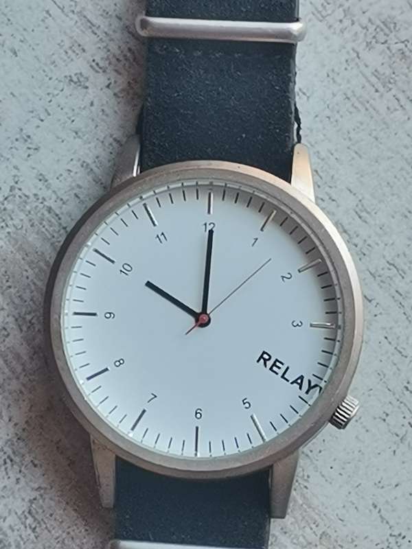 RELAY MENS WATCH IN EXCELLENT WORKING CONDITION