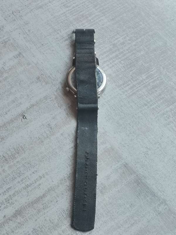 RELAY MENS WATCH IN EXCELLENT WORKING CONDITION