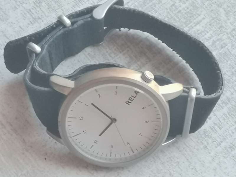 RELAY MENS WATCH IN EXCELLENT WORKING CONDITION