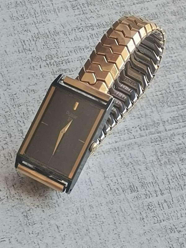 VINTAGE MENS PULSAR DRESS WATCH WITH GOLD PLATED SPIDEL STRAP