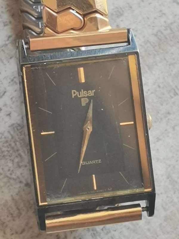 VINTAGE MENS PULSAR DRESS WATCH WITH GOLD PLATED SPIDEL STRAP