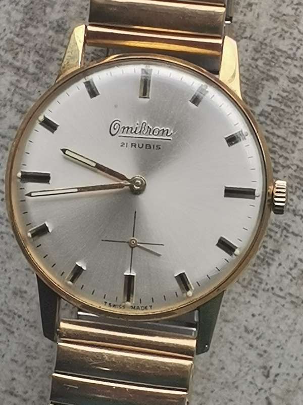 VINTAGE OMIKRON SWISS 21 RUBIS MENS WATCH IN EXCELLENT WORKING CONDITION
