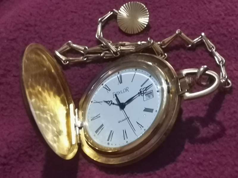 BAYLOR SWISS MENS GOLD PLATED POCKET WATCH IN EXCELLENT WORKING CONDITION