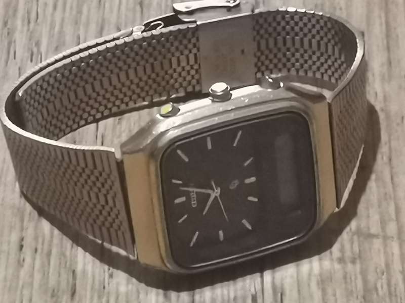 MENS CITIZEN CHRONOGRAPH ANALOG/DIGITAL WATCH IN EXCELLENT WORKING CONDITION