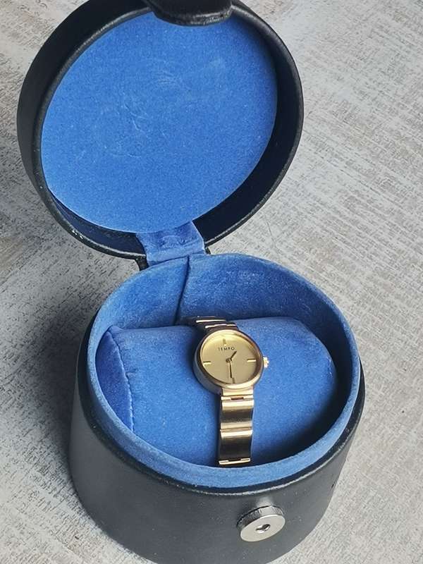STUNNING TEMPO GOLD PLATED WATCH IN ORIGINAL DISPLAY BOX