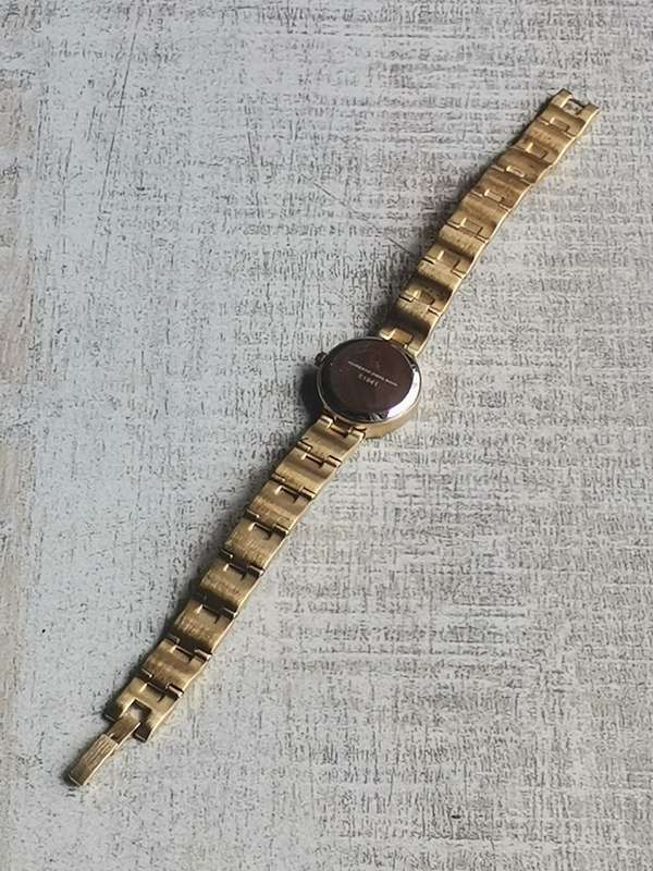 STUNNING TEMPO GOLD PLATED WATCH IN ORIGINAL DISPLAY BOX