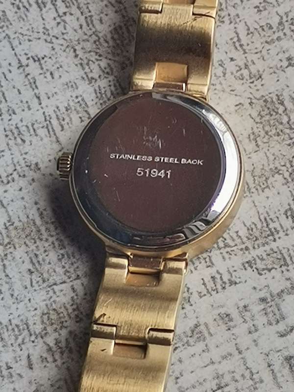 STUNNING TEMPO GOLD PLATED WATCH IN ORIGINAL DISPLAY BOX