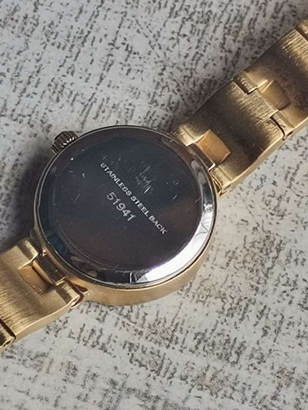 STUNNING TEMPO GOLD PLATED WATCH IN ORIGINAL DISPLAY BOX