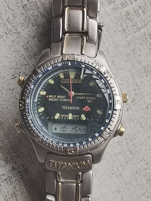 MENS CITIZEN ECO-DRIVE TITANIUM ANALOG/DIGITAL WATCH IN EXCELLENT WORKING CONDITION