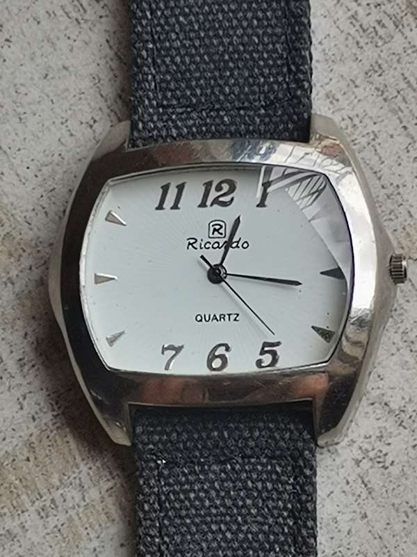 MENS RICARDO QUARTZ WATCH IN EXCELLENT WORKING CONDITION