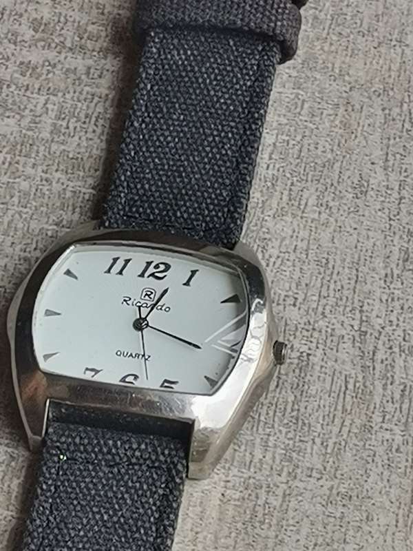 MENS RICARDO QUARTZ WATCH IN EXCELLENT WORKING CONDITION