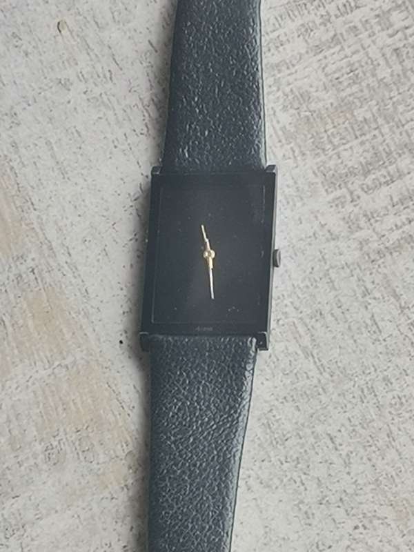 AVANTI ALL BLACK QUARTZ WATCH WITH ORIGINAL DISPLAY CASE IN EXCELLENT WORKING CONDITION