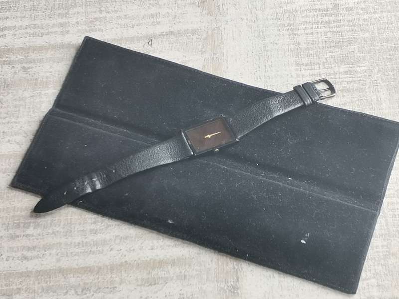 AVANTI ALL BLACK QUARTZ WATCH WITH ORIGINAL DISPLAY CASE IN EXCELLENT WORKING CONDITION