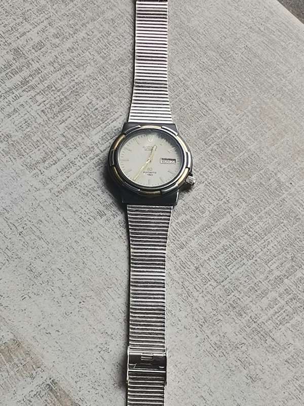 MENS SEIKO SQ3 150M WATER RESIST SPORTS WATCH WITH DAY/DATE FUNCTION IN EXCELLENT WORKING CONDITION