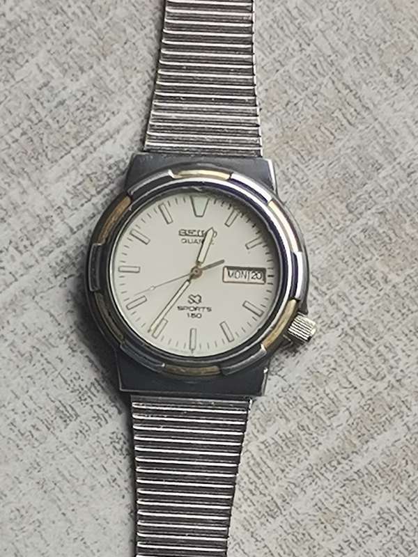 MENS SEIKO SQ3 150M WATER RESIST SPORTS WATCH WITH DAY/DATE FUNCTION IN EXCELLENT WORKING CONDITION