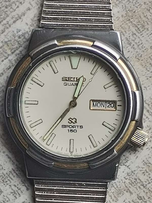MENS SEIKO SQ3 150M WATER RESIST SPORTS WATCH WITH DAY/DATE FUNCTION IN EXCELLENT WORKING CONDITION
