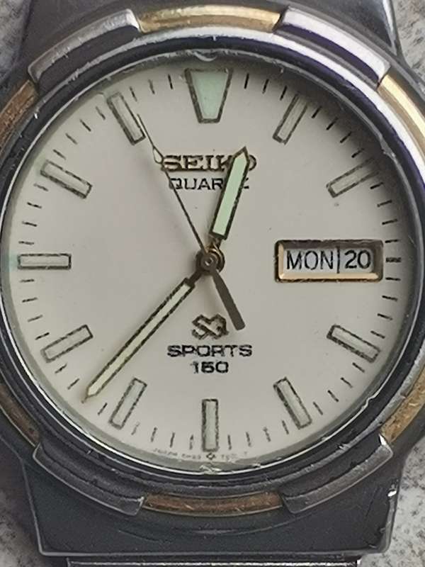 MENS SEIKO SQ3 150M WATER RESIST SPORTS WATCH WITH DAY/DATE FUNCTION IN EXCELLENT WORKING CONDITION