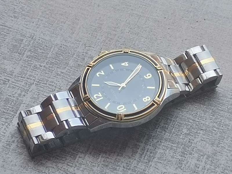 MENS STUNNING HALLMARK 2 TONE WATCH IN EXCELLENT WORKING CONDITION