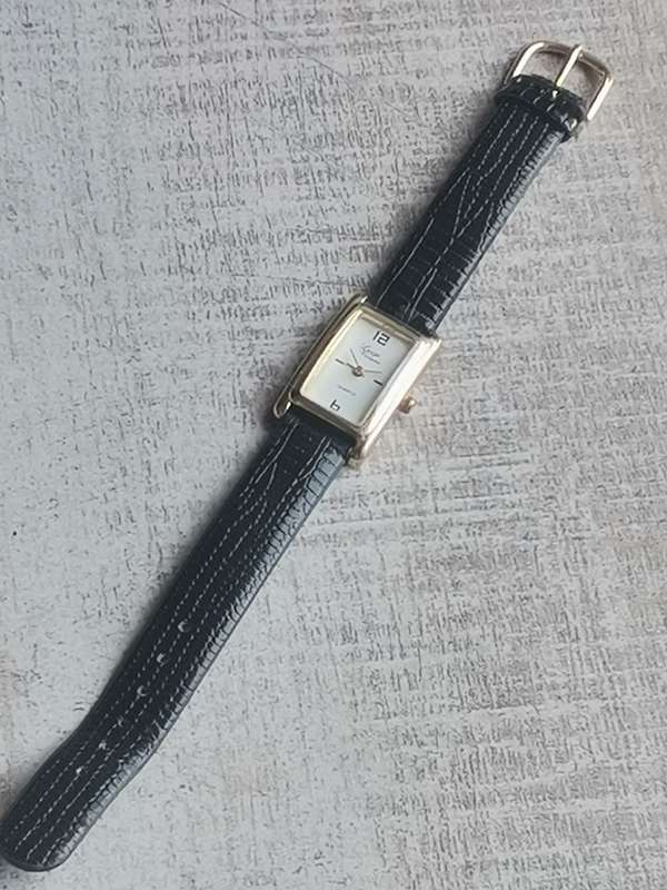 STUNNING LUIGI VICARO LADIES GOLD PLATED WATCH IN EXCELLENT WORKING CONDITION