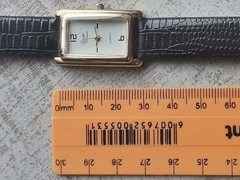 STUNNING LUIGI VICARO LADIES GOLD PLATED WATCH IN EXCELLENT WORKING CONDITION