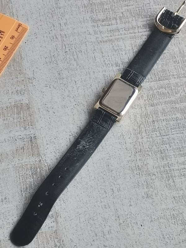 STUNNING LUIGI VICARO LADIES GOLD PLATED WATCH IN EXCELLENT WORKING CONDITION