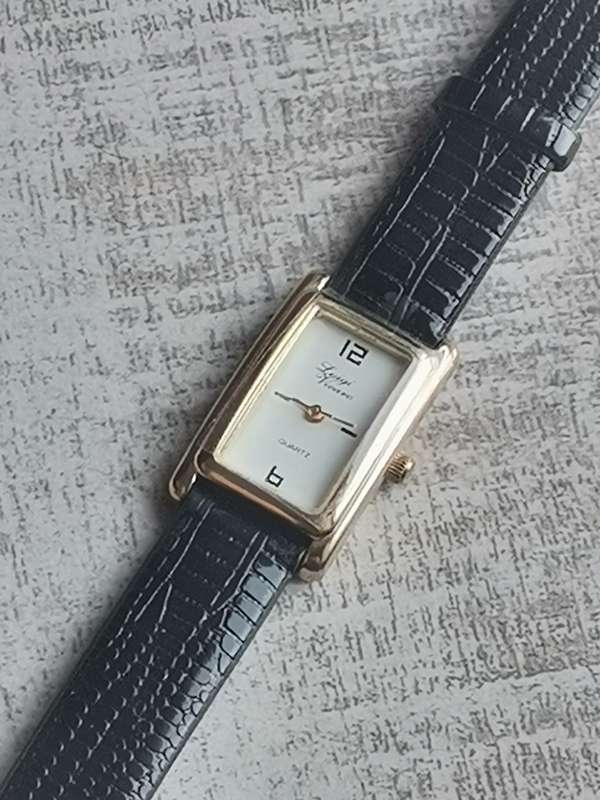 STUNNING LUIGI VICARO LADIES GOLD PLATED WATCH IN EXCELLENT WORKING CONDITION