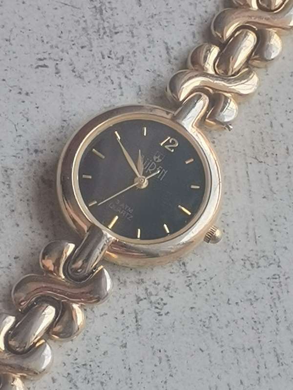 BUREN GOLD PLATED LADIES WATCH IN EXCELLENT WORKING CONDITION