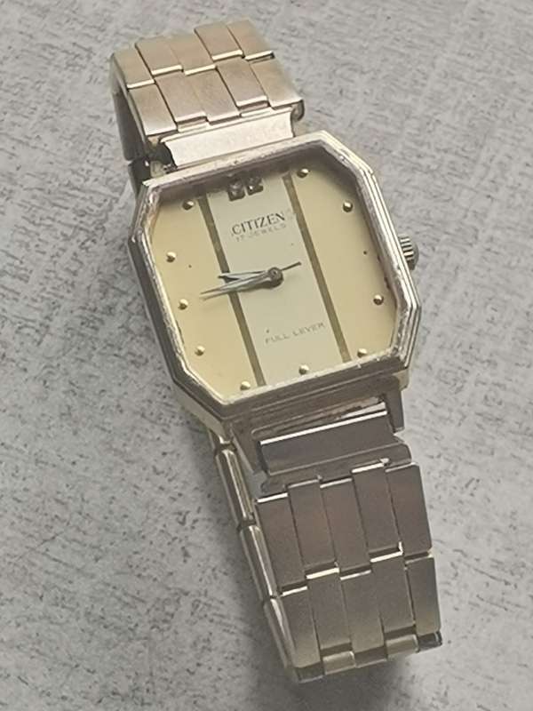 VINTAGE CITIZEN MENS WATCH IN EXCELLENT WORKING CONDITION