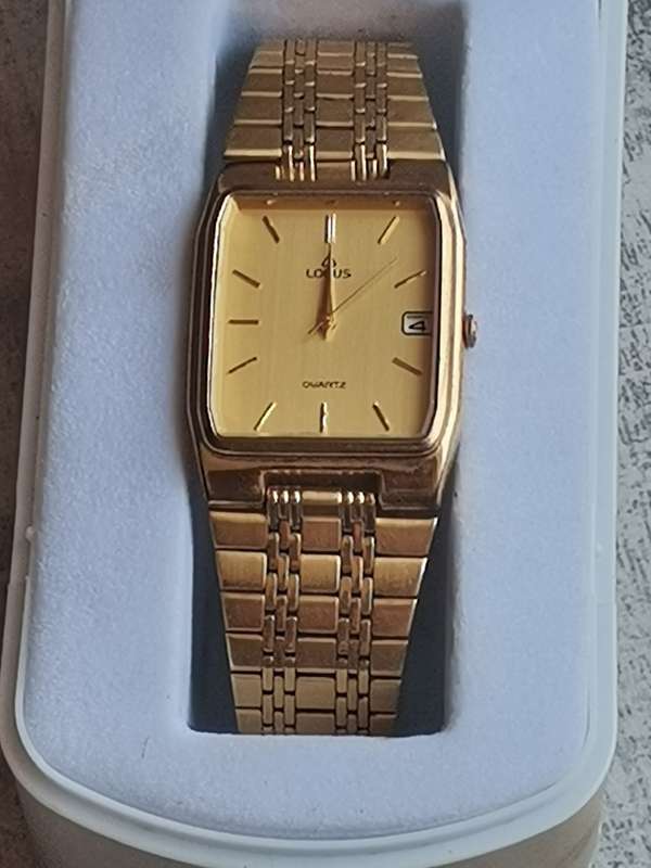 LORUS MENS GOLD PLATED WATCH WITH ORIGINAL BOX IN EXCELLENT CONDITION