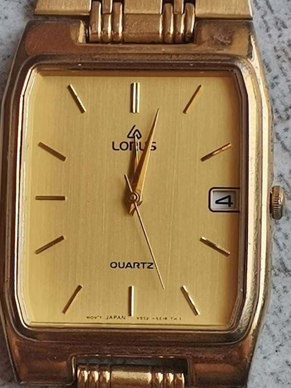LORUS MENS GOLD PLATED WATCH WITH ORIGINAL BOX IN EXCELLENT CONDITION
