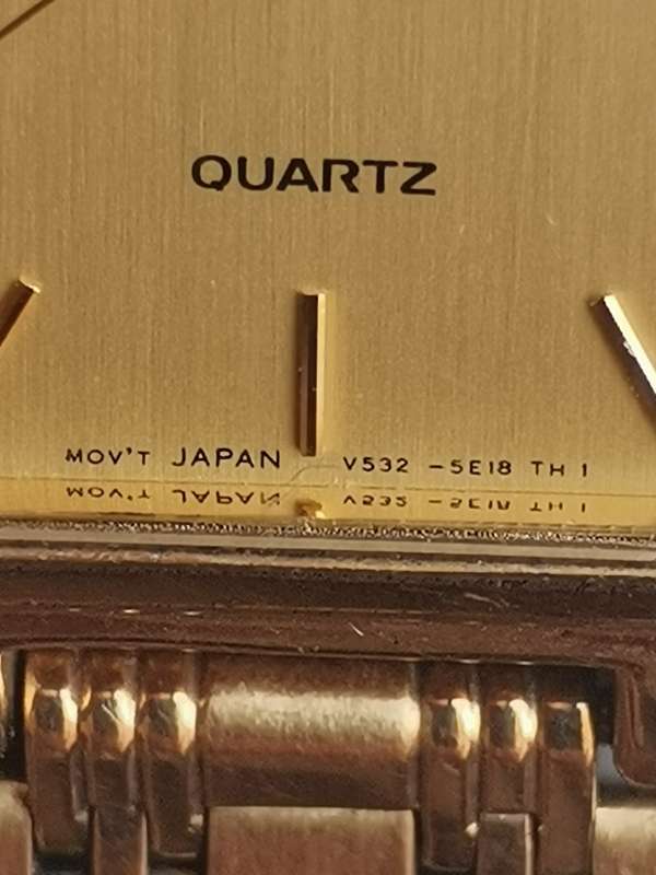 LORUS MENS GOLD PLATED WATCH WITH ORIGINAL BOX IN EXCELLENT CONDITION