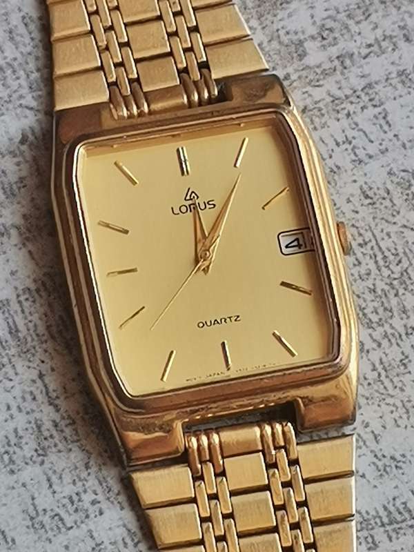 LORUS MENS GOLD PLATED WATCH WITH ORIGINAL BOX IN EXCELLENT CONDITION